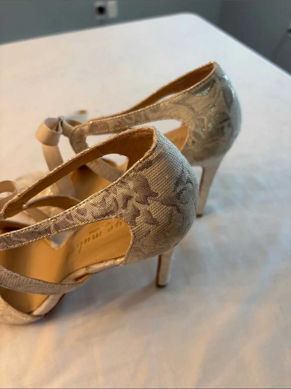 Bettye Mueller elegant Ivory Lace Open-Toe Heels with Ankle Tie, SZ 7.5
